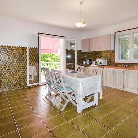 Pet Friendly Apartment In Furiani *